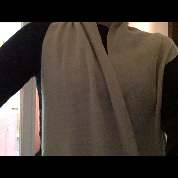 Soft Cream/Light Tan Scarf w/ Fringe NWOT - Picture 6 of 7